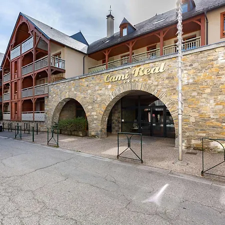 Au Centre-ville De Saint-lary Avec Piscine, Sauna Et Parking Securise - Fr-1-296-399 Saint-Lary-Soulan